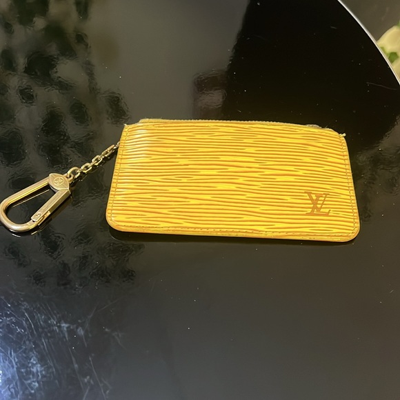 Louis Vuitton vintage Epi coin purse - Picture 4 of 9